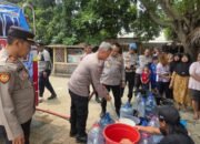 Polresta Tangerang Salurkan Bantuan Air Bersih ke Suka Asih Pasar Kemis