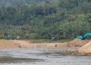 Normalisasi Sungai Cidikit Rampung, Pemdes Bayah Barat Beri Penghargaan kepada PT SBJ